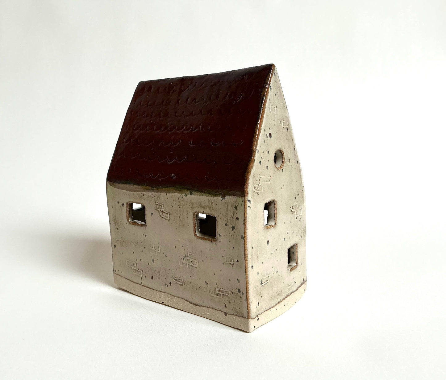 Hus - Bordeaux/Beige (2. sortering)