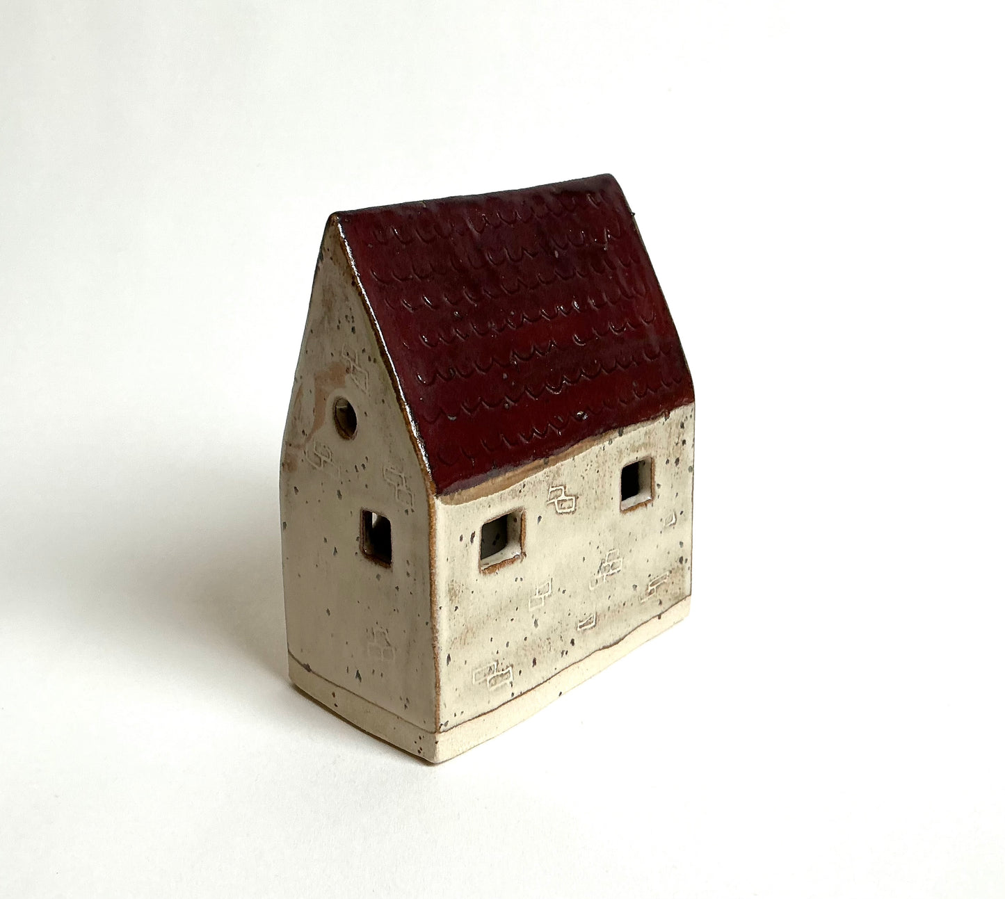 Hus - Bordeaux/Beige (2. sortering)