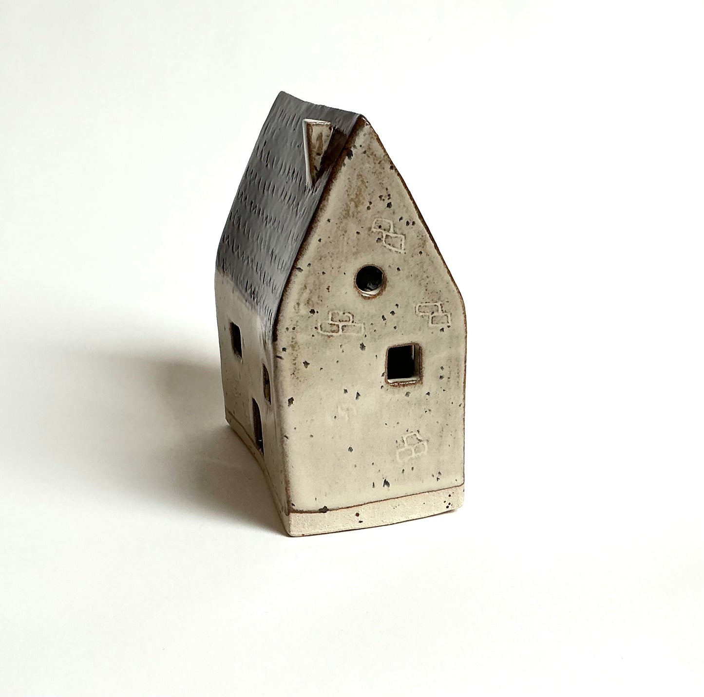 Hus - Bordeaux/Beige (2. sortering)