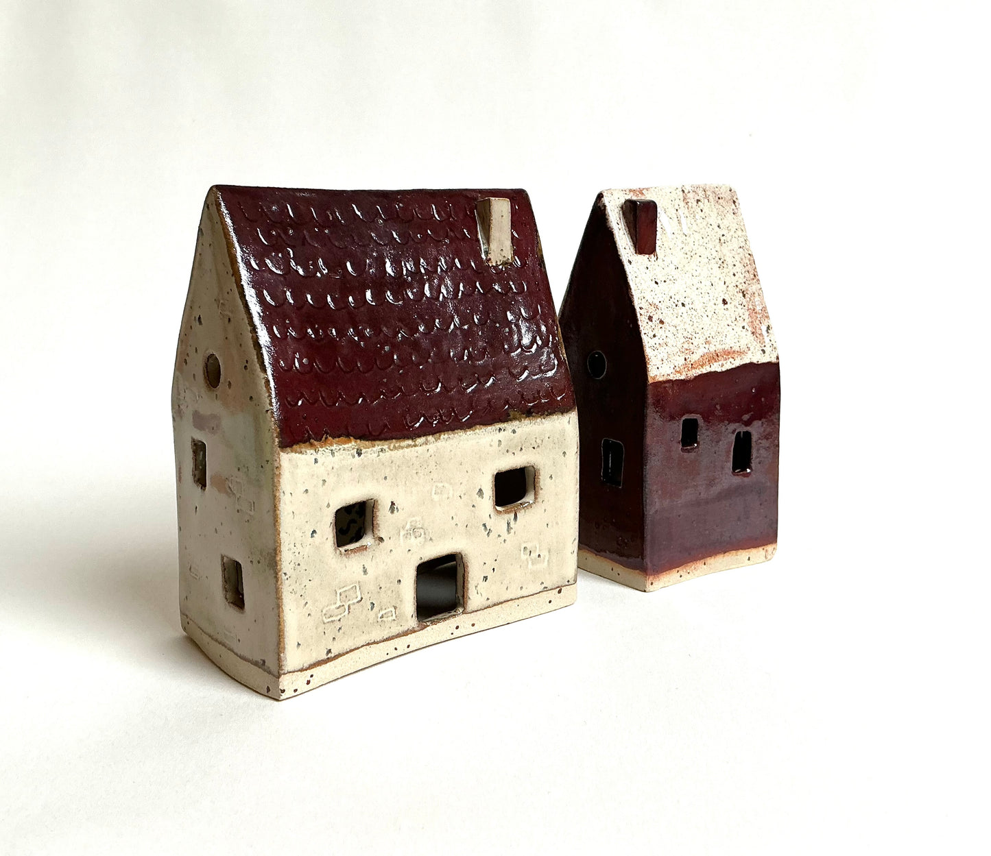 Hus - Bordeaux/Beige (2. sortering)